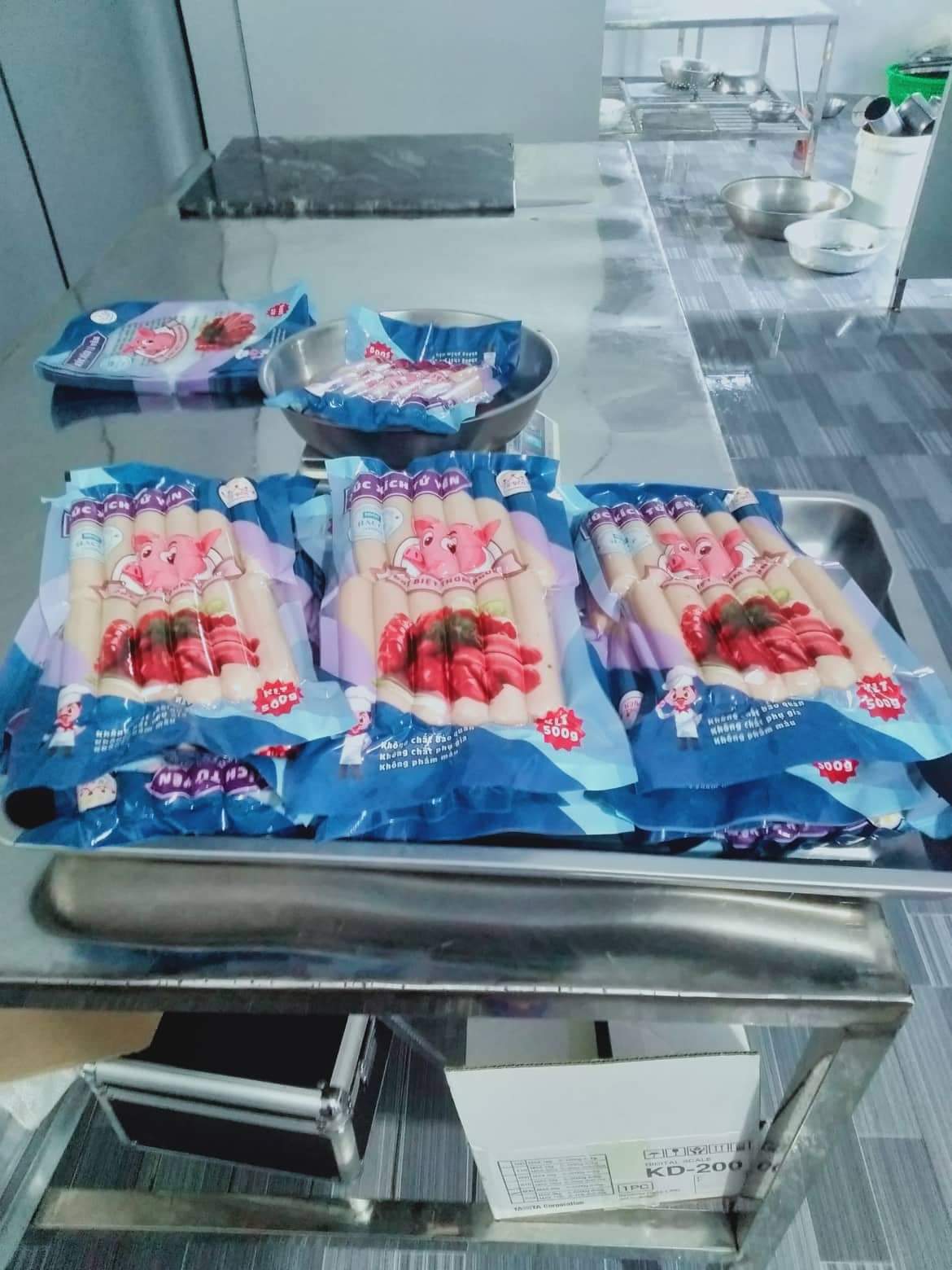 Xúc xích Tứ Yên