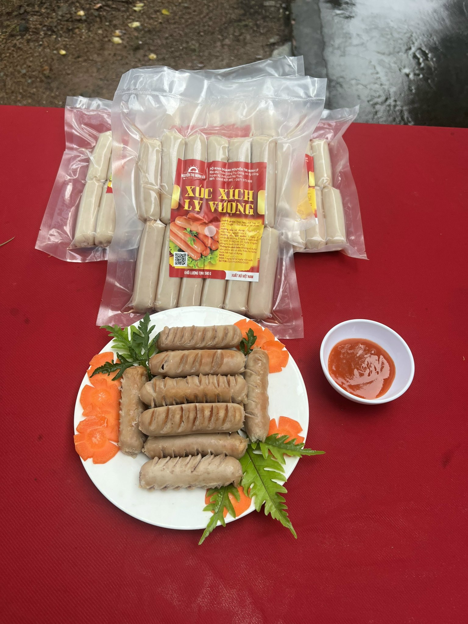 Xúc xích Lý Vượng